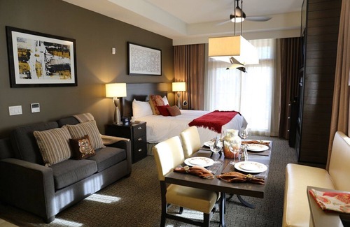 Truckee Cabin | The Perfect Mountain Getaway - With Ski Valet