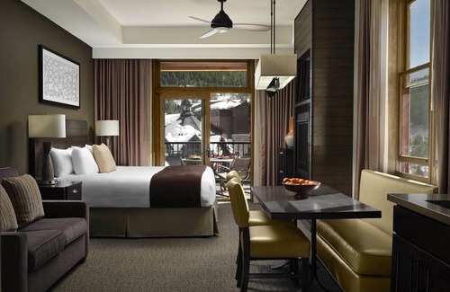 Truckee Cabin | The Perfect Mountain Getaway - With Ski Valet