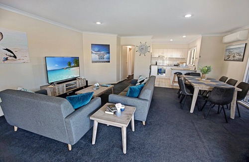 Paynesville House | The perfect place to holiday in quiet on the Paynesville canals