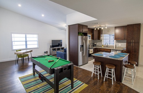 Seffner Community Alliance House | The perfect retreat: sea la vie, family-friendly home w/pool also near cities