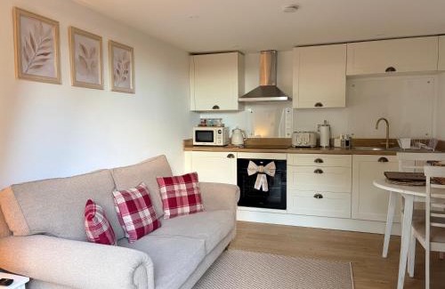 Broadstone House | The Perk Inn Garden Lodge