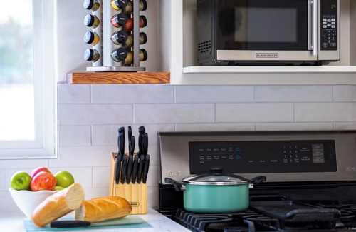 Alhambra House | The Phoenix Stay – Cozy 3BR Retreat with AC & WiFi in the Heart of Phoenix!