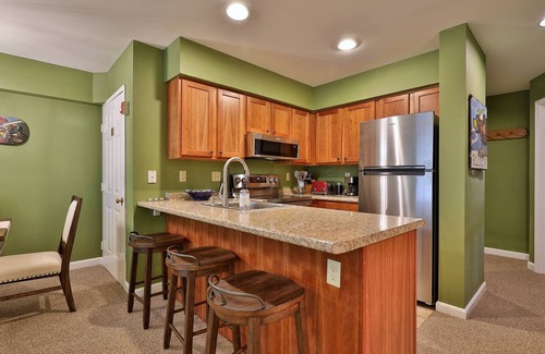 Killington Condo | The Pico Escape: 3br/2ba Ski On/ski Off At Pico Mountain. Close To Killington. 3 Bedroom Condo