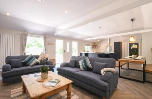 Martlesham Heath House | The Piglets