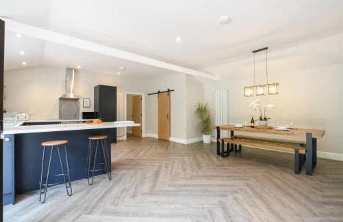 Martlesham Heath House | The Piglets