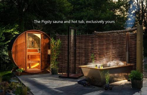 Saint Columb Major House | The Pigsty and Spa Garden at Tregoose Old Mill
