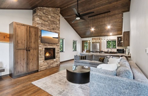 Lake Delton Cabin | The Pine at Treetop Villas