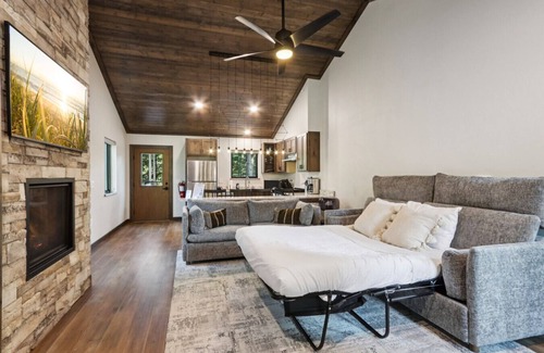 Lake Delton Cabin | The Pine at Treetop Villas