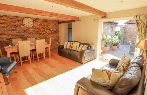 Burgh le Marsh House | The Pine