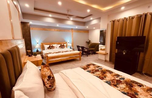 Mussoorie Hotel | The Pine Woods A Luxury Resort in Mussoorie Rooftop Restro