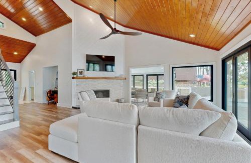 Keen-Wik On the Bay House | The Pinecone - Keenwik on the Bay - 37589 Pine Rd