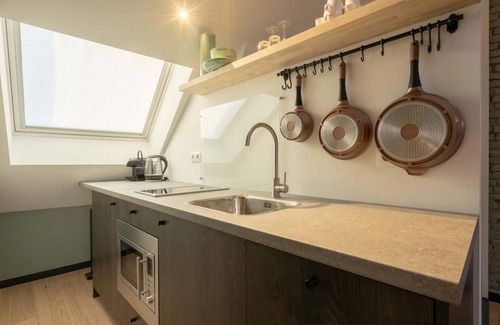 Sint-Andries Apartment | The Pink Pigeon - Two Bedroom Apartment, Sleeps 4