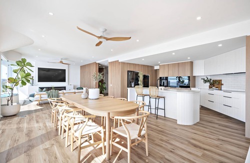 Salamander Bay House | The Pinnacle - Breath taking Vistas and Heated Spa on Viewing Balcony