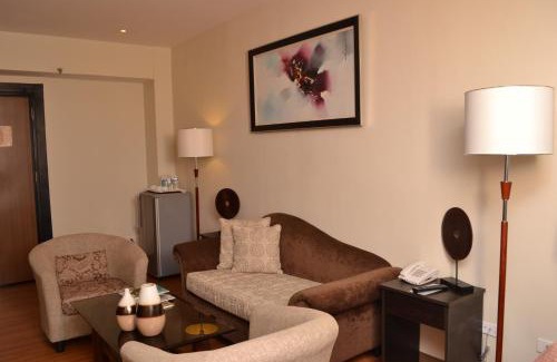 Poblacion District Hotel | The Pinnacle Hotel and Suites