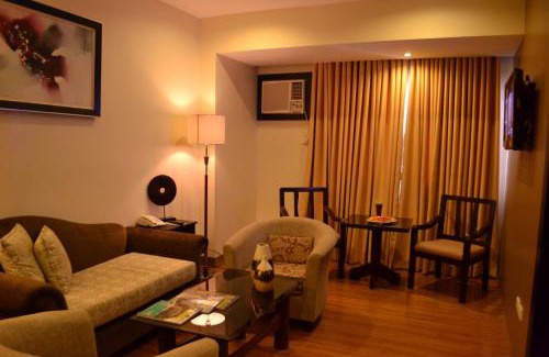 Poblacion District Hotel | The Pinnacle Hotel and Suites