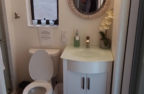 North Andrews Gardens Bed & Breakfast | The Place, a beautiful private and quiet, cozy, room with microwave refrig.