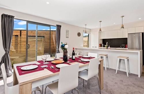 Wanaka Cottage | The Place To Be - Wanaka Holiday Home