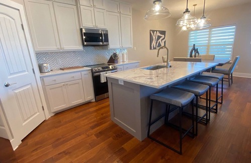 Laguna Vista House | The Playful Oasis -25CC