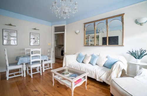 Thamesfield Apartment | The Plush Putney Retreat