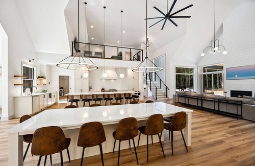 Egg Harbor House | The Point – Stylish 9BR Retreat for Large Groups in Egg Harbor