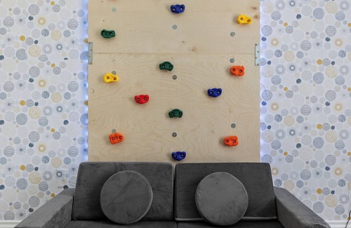 Frisco House | The Pony Haus – Pool, Spa +Climbing Wall sleeps 11 in Frisco TX!