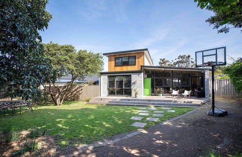 Mount Martha House | The Pool House - Beach, Basketball, Table Tennis