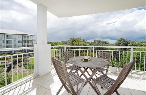 Kingscliff Apartment | The Pool Resort Kingscliff - 2 BR Ocean Facing Apartment (6230) - Holiday Management Co.
