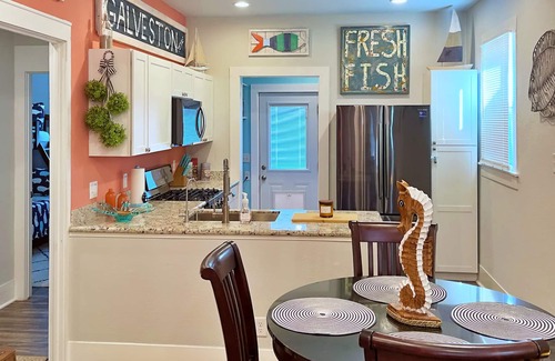Galveston House | The Poolside Bungalow