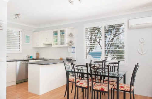 Nelson Bay Apartment | The Poplars Unit 30 34 Magnus Street