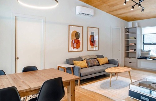 Jamaica House | The Post Haus: one-of-a-kind modern VT experience