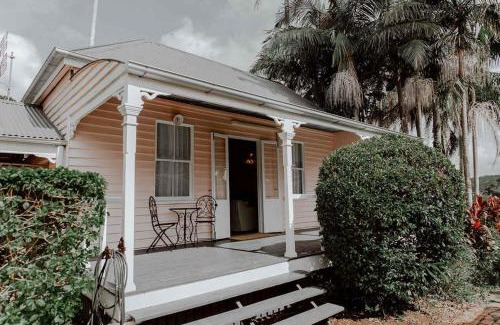Montville House | The Postman's Cottage - Hinterland Luxury