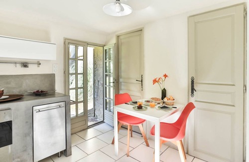 Malaucene Bed & Breakfast | The Priory "La Madelène" Guest house in Provence - Ventoux