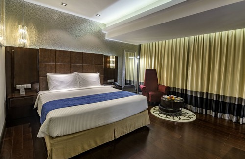 Banani Hotel | The Raintree Dhaka