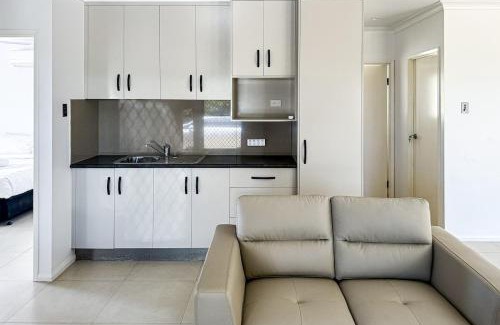 Mackay House | The Ranch 4brm,3bth,AC,Pool