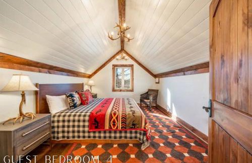 Royal House | The Ranch