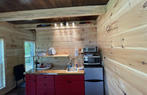 Flintstone Cabin | The Raven Cabin at Bird Hollow, 10 miles from Chattanooga, New Build