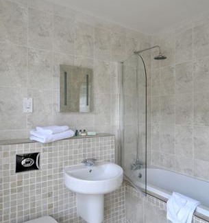 Much Wenlock Hotel | The Raven Hotel Much Wenlock