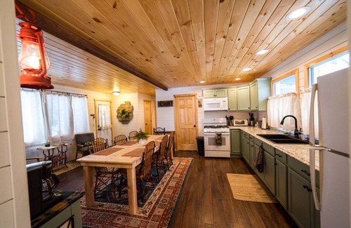 Inlet Cottage | “The Red Fern Retreat”- charming home waiting for you to enjoy!