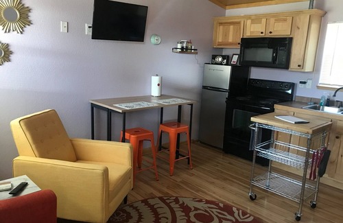 Coram Apartment | The Red Station by Glacier - Apartment #1 with AC and laundry