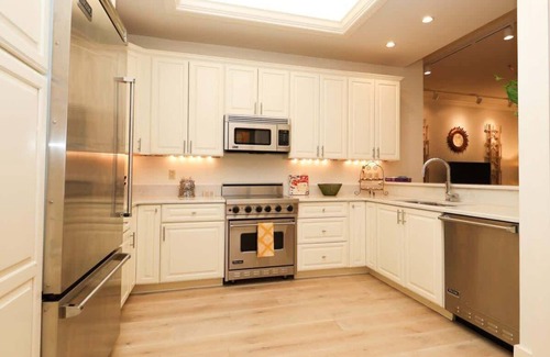 Oxford Condo | The Regal at High Cotton by Apex Short Term Stays