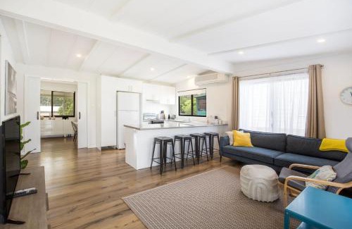 Culburra Beach House | The Relax Shack - Pet Friendly - 8 Mins Walk to Beach