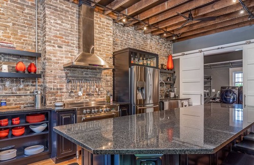 Danville Apartment | The Residence - Luxury 3 BR apt in downtown Danville