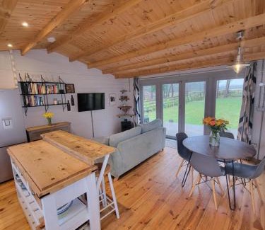 Aldborough House | The Retreat 1 bed cabin in the woods