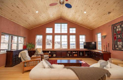 Bluff House | The Retreat at Calf Canyon