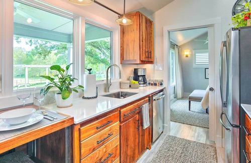Willis Cottage | ‘The Retreat at Oakcrest Farms’: on 12 Acres!