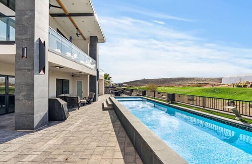 Hurricane Apartment | The Retreat Copper Rock~Pool/Spa
