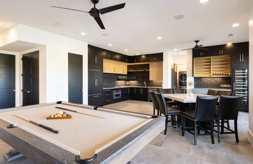 Hurricane Apartment | The Retreat Copper Rock~Pool/Spa