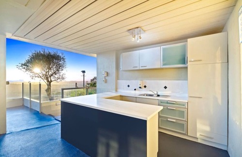 Tallai House | The Retreat Gold Coast + Panoramic Views Sleeps 25
