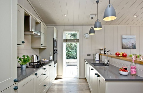 Cheddar Cabin | The Retreat, Strawberryfield Park - a lodge that sleeps 4 guests in 2 bedrooms