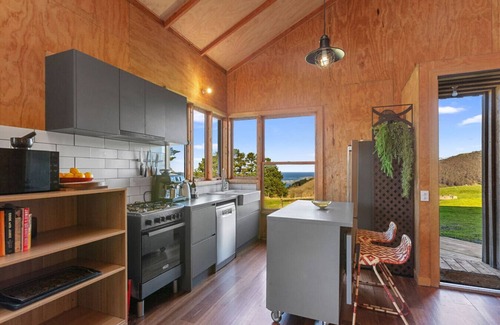 Apollo Bay House | The Reverie Barn - Sauna & Views